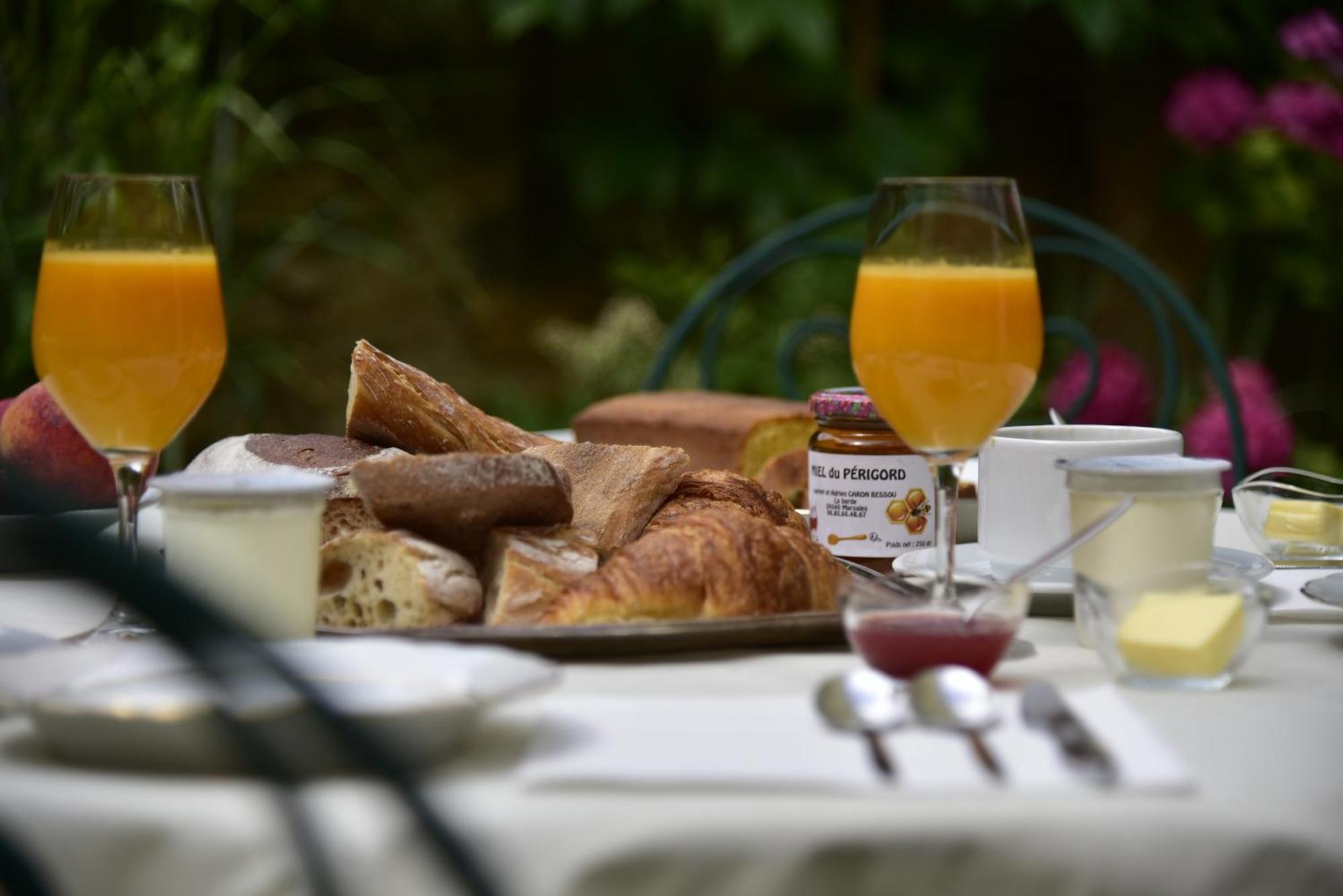 Logis Hotel Le Boudoir Belves Luaran gambar